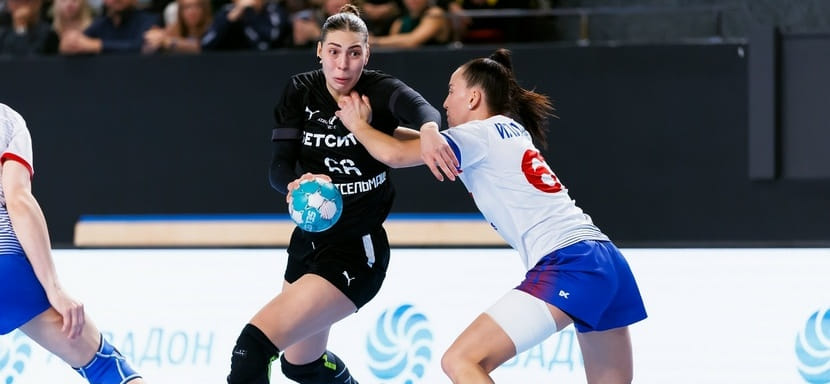 Левая полусредняя Юлия Бабенко — лучший игрок "Ростова" по итогам ноября