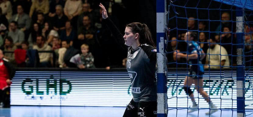 В Европейской лиге автором лучшего сейва третьего тура стала голкипер "Эстергома" Анна Буковски (ВИДЕО)