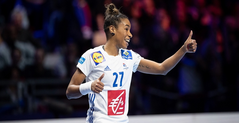 ЧЕ-2018. Сборная Франции после первого тайма обыгрывает представительниц Голландии