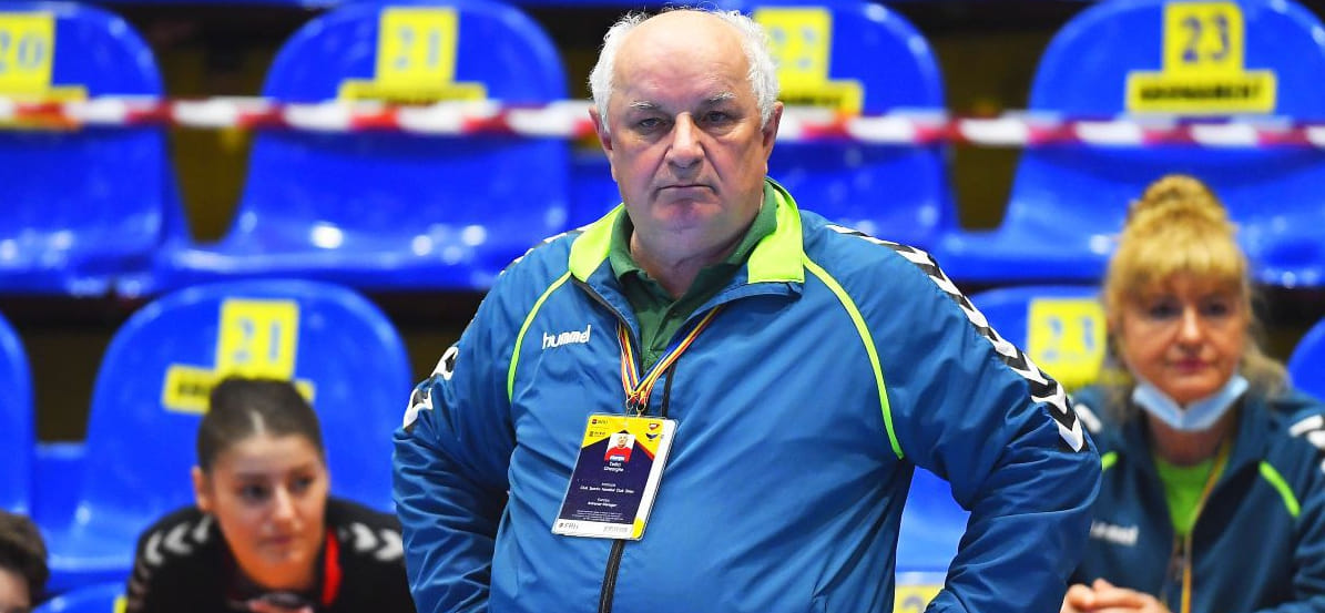 Гандболистка "Залэу" отказалась посещать тренировки и подала иск в Федерацию гандбола Румынии на главного тренера Георге Тадича за грубое обращение