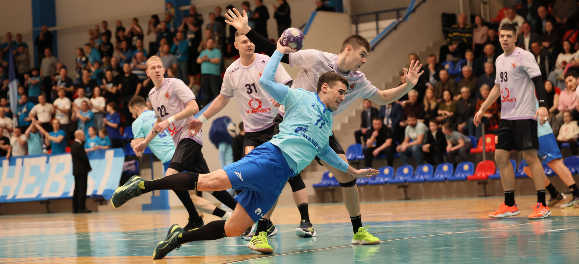 Полюбите пенальтиста. Тимур Солодовников оставил зенитовцев в гонке за победу в регулярке