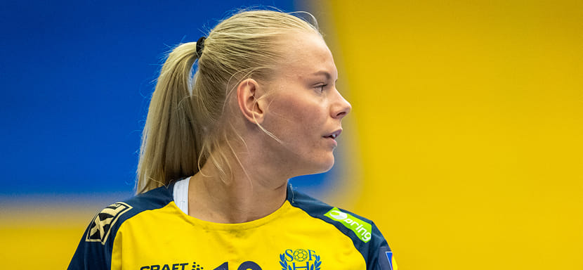 Правая полусредняя сборной Швеции Нина Коппанг после этого сезона расстанется с "Севехофом"