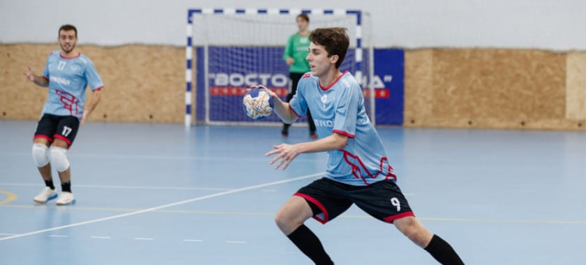 Молодёжное первенство. "Викторианцы" и здесь — лидеры! Но на пару с пермскими "медвежатами"