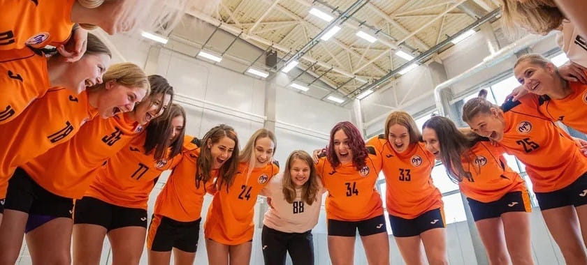 Чемпионат городского округа Тольятти. "Звезда" разгромила вторую команду "Лады", столичный "Луч" оказался сильнее "Уфы-Алисы"