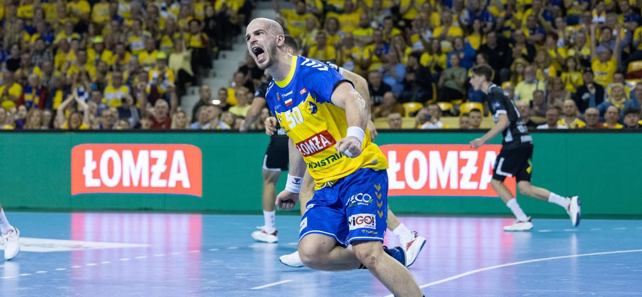 Польша. "Кельце" одержал десятую победу в чемпионате, разгромив "Квидзынь", Артём Королек забросил шесть мячей
