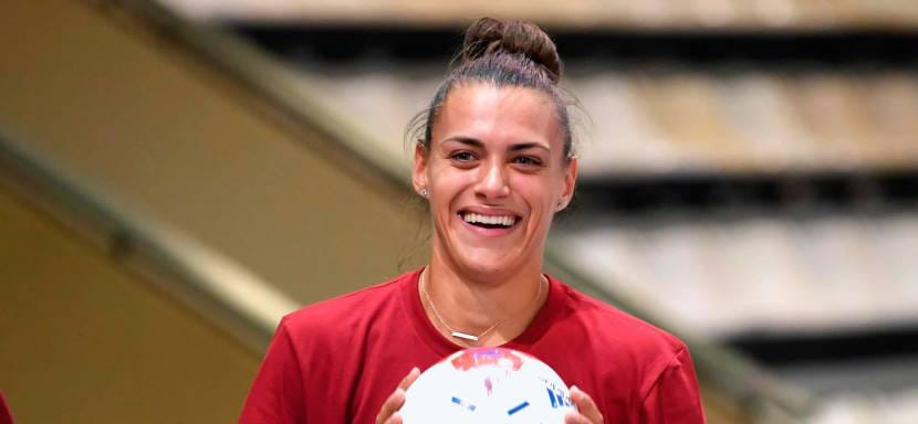 Лора Глозе: "Думаю, что с возобновлением чемпионата Венгрии проблем не будет, а вот Лига чемпионов пока в тумане, особенно матчи в России"