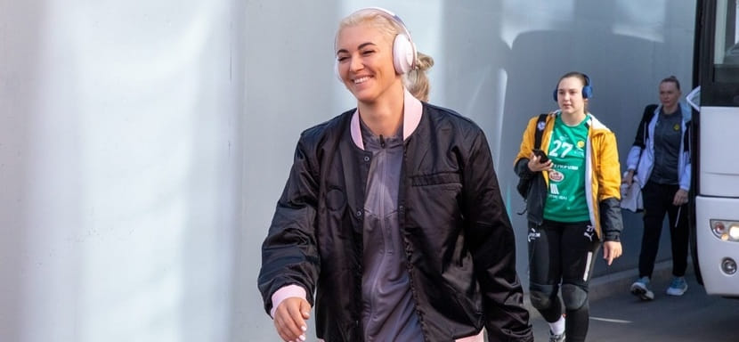 Россия. Анна Сень: "Два титула мы уже уступили. С такой армией болельщиков нам нельзя больше проигрывать"