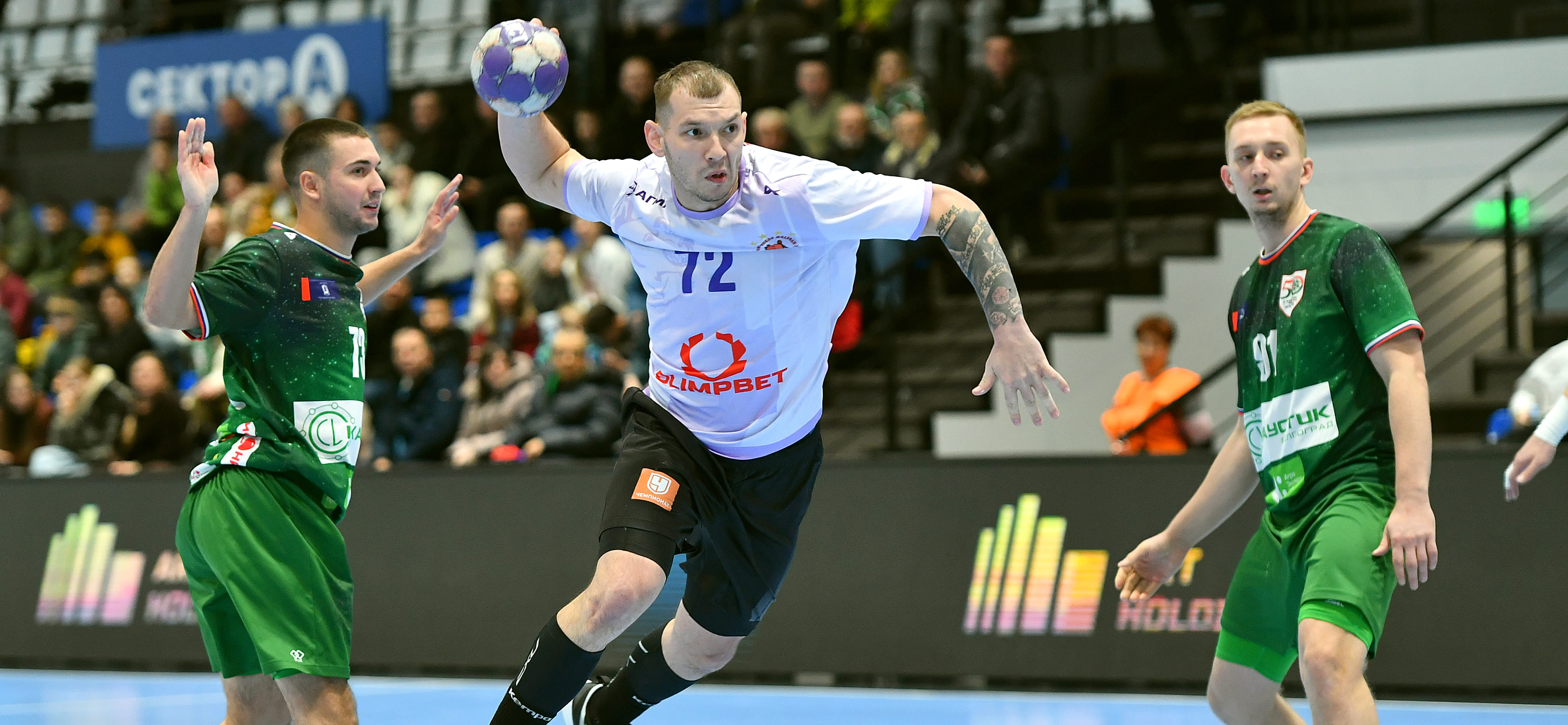 "Чеховские медведи" на выезде победили волгоградский "Каустик" в матче чемпионата России