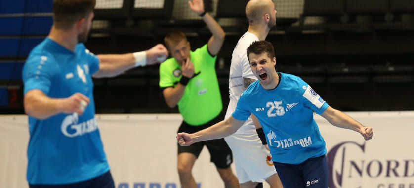 Olimpbet Суперлига. Во втором матче в своей истории петербургский "Зенит" одержал первую победу, обыграв "Динамо" благодаря голу с пенальти перед сиреной