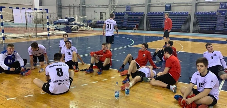 Стартовало молодежное первенство России — в первом матче "Пермские Медведи-2" обыграли "Университет-Неву-2"