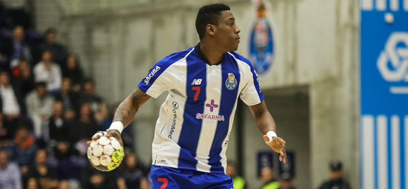 Кубинский полусредний "Порту" Йоан Бланко Баласкес ближайший сезон проведет в аренде в японской "Тойоде Госей"