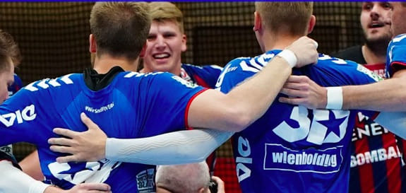 Австрия. Перед поездкой в Чехов "Файверс" одержал победу и идет на втором месте в чемпионате страны