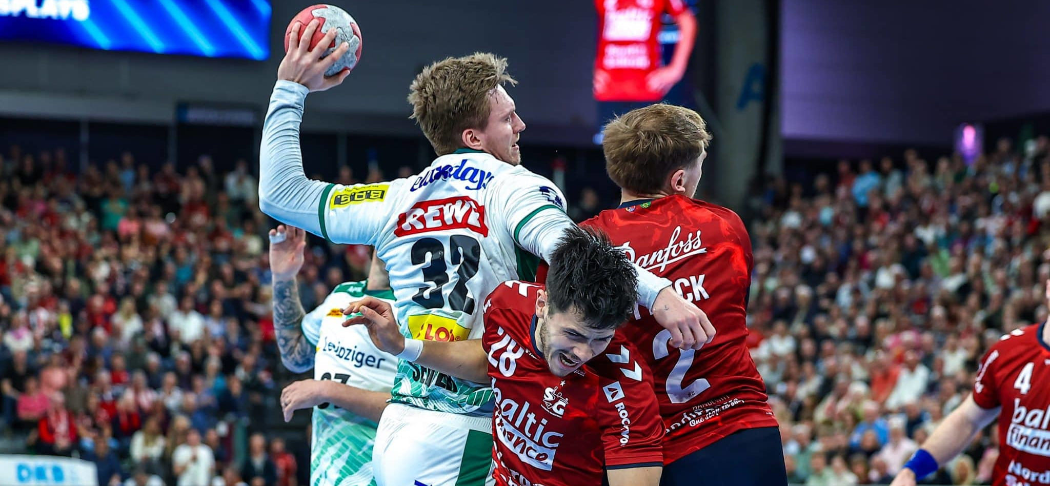 "Фленсбург" победил "Лейпциг" и поднялся на вторую строчку в бундеслиге, обогнав "Берлин"