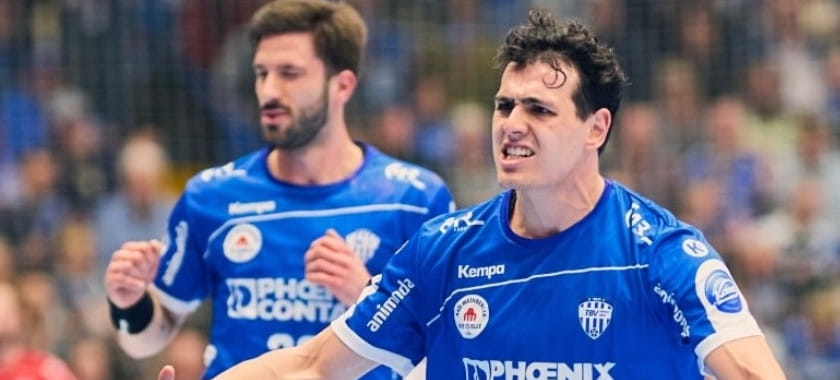 Вслед за "Берлином" "Лемго" в бундеслиге обыграл и "Фленсбург" с таким же счётом 34:33. "Штутгарт" разобрался с "Вецларом"