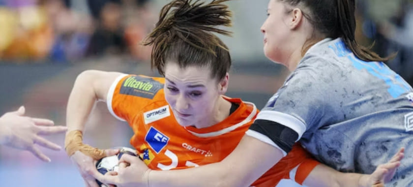 Дания. Полусредняя "Оденсе" Мие Хёйлунд выбыла на неопределённый срок из-за проблем со спиной