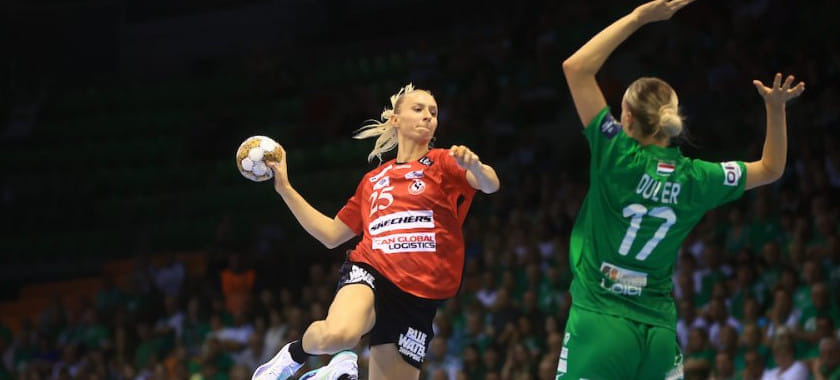 Хенню Рейстад из "Эсбьерга" лидирует в гонке бомбардиров Лиги чемпионов после двух туров с 25 голами. Элизабет Оморегье — вторая