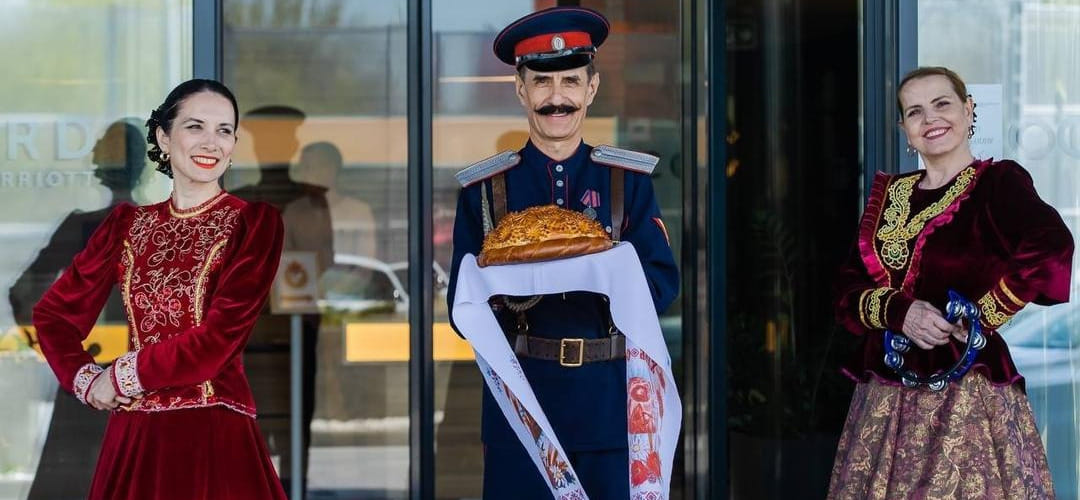 Кубок России. В Ростов прибыли все участники "финала четырёх", их встретили традиционным донским караваем и танцами