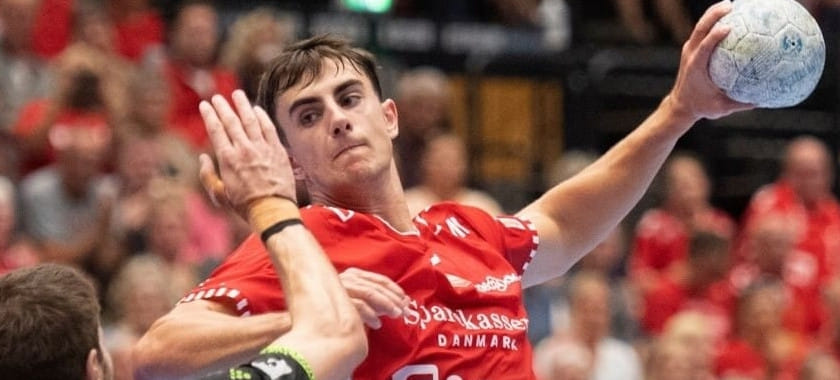 Правый полусредний датского "Ольборга" Мадс Хоксер может продолжить карьеру во "Фленсбурге" следующим летом