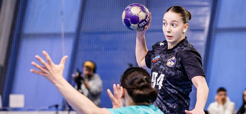 Московский "Луч" добился гостевой победы над майкопским клубом АГУ-"Адыиф" и возглавил таблицу утешительного турнира