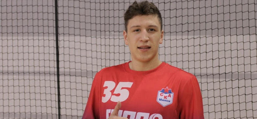 Украина. 20-летний линейный Александр Онуфриенко, выступавший в минском СКА, будет играть за запорожский "Мотор-Политехник"