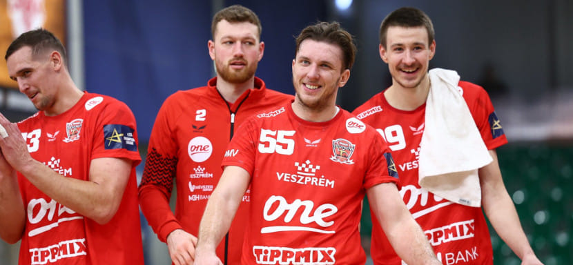 "Веспрем" Косоротова и Вайлупова обыграл в гостях "Динамо", "Берлин" дома был сильнее "Фредерисии" в матчах Лиги чемпионов