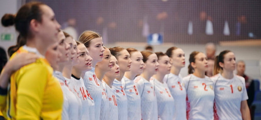 18 гандболисток женской сборной Беларуси приступили к работе на УТС под Минском. В их числе пять легионерок