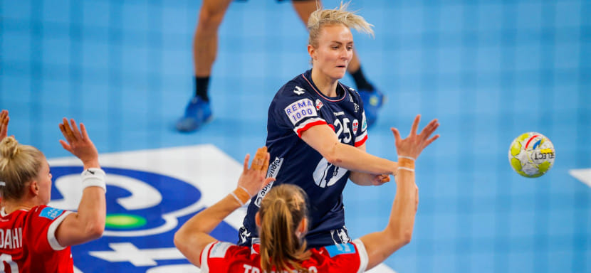 ЧЕ-2022. В финальном матче сборная Норвегии переломила ход встречи и обыграла датчанок. Команда Хергейрссона взяла трофей в 9-й раз