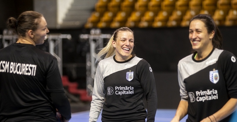 Delo Лига чемпионов. Гандболистки "Бухареста" провели тренировку на площадке "Ростов-Дона" (ФОТО)