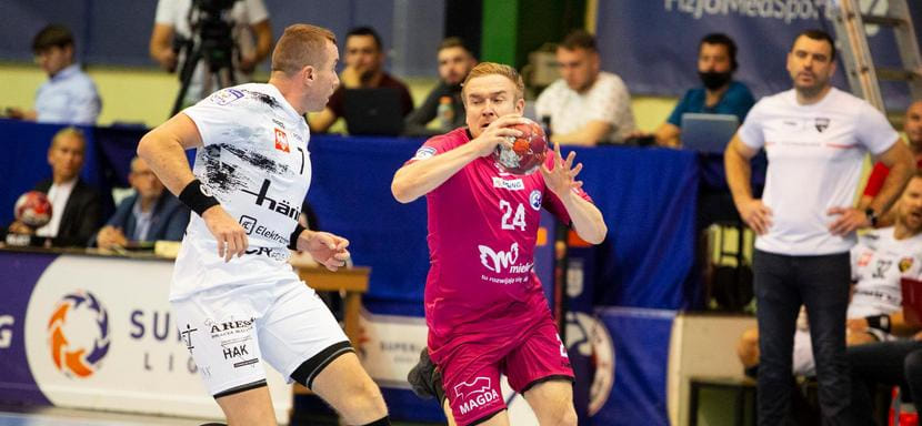 Польша. "Пиотрковянин" был сильнее "Стали" Дмитрия Смоликова и Дениса Волынцева