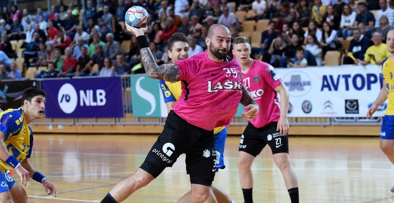 Vardarfans.mk: Французский линейный Игор Анич может стать игроком "Вардара"