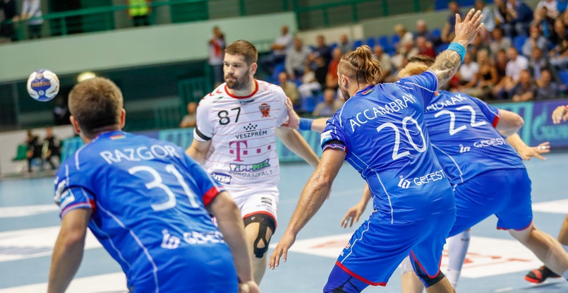 СЕХА-лига. "Веспрем" снова сильнее в Бресте. "Вы в гандбол играть умеете?”