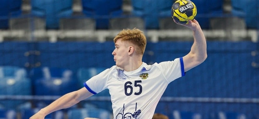 Роман Шишков: "Главным советом на будущее от рулевого сборной было то, что я должен уметь играть и в нападении, и в защите"