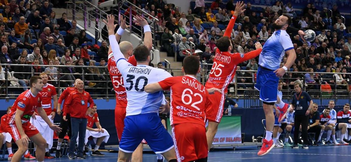 Товарищеский матч. Сегодня в 13.00 сборная России под руководством Велимира Петковича постарается взять реванш за субботнее поражение от Беларуси