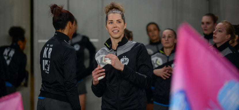 Delo Лига чемпионов. Сэйв голкипера словенского "Крима" Барбары Аренхарт в матче с ЦСКА признан лучшим в седьмом туре (ВИДЕО)