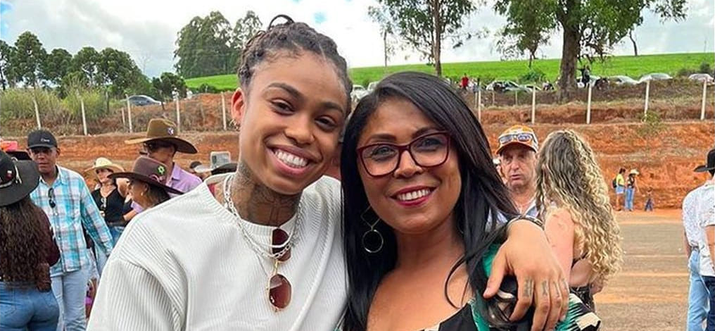 Франция. Бруна де Паула: "Неймар — мой кумир. Нравится в нем все. Но он никогда не сравнится с моей мамой Маринальвой"