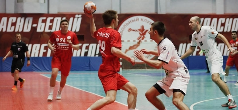 Суперлига. Иван Нанов: "Для меня было важно, что рулевой Саратова Александр Алексеев видит во мне игрока задней линии, где я играл всю жизнь"