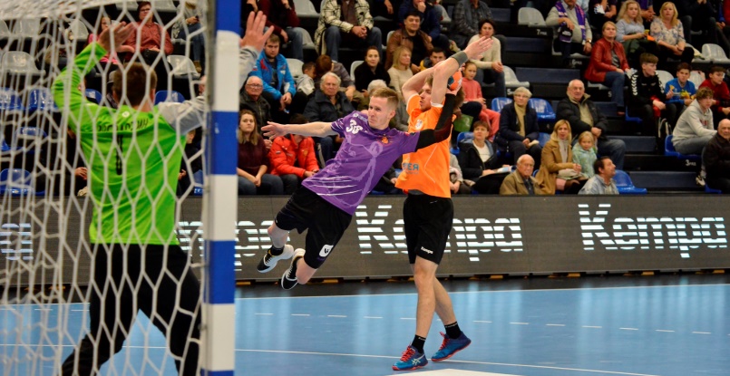 Лига чемпионов. "Медведи" в Швеции. Бригада хорошего настроения "Ниже некуда"