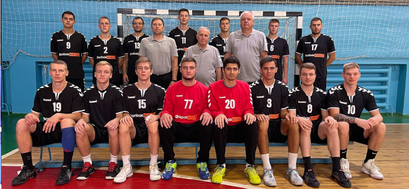 Украина. "Донбасс" с преимуществом в двадцать мячей разгромил дома СКА. Хозяева одержали седьмую подряд победу в чемпионате