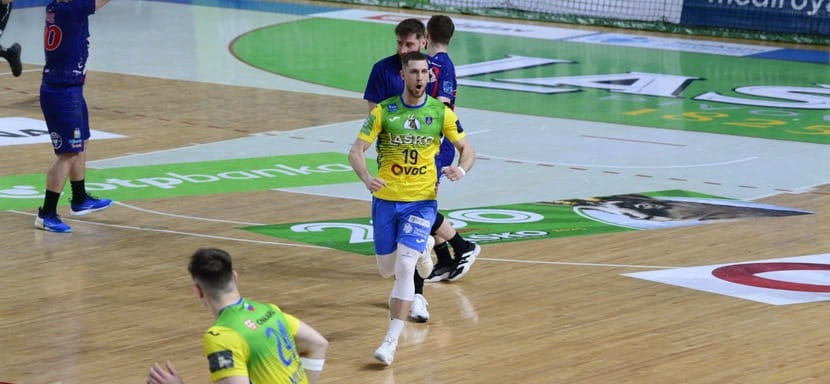 "Бузэу" Виталия Комогорова и "Татабанья" Дмитрия Житникова не смогли выиграть свои матчи в Кубке ЕГФ