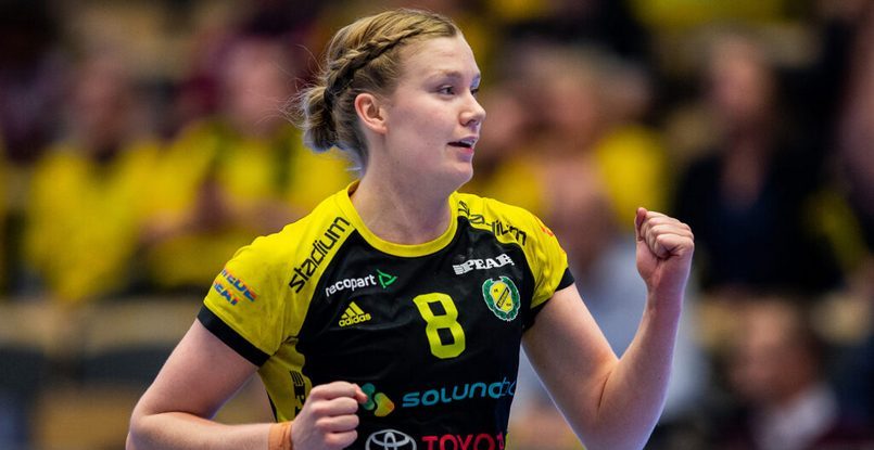 Дания. Линейная Юханна Форсберг перешла из "Севехофа" в "Нюкебинг"