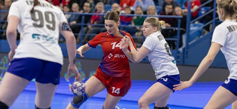 Стартует полуфинальный раунд женского чемпионата России: сегодня в Москве встретятся ЦСКА и "Лада", известны составы команд