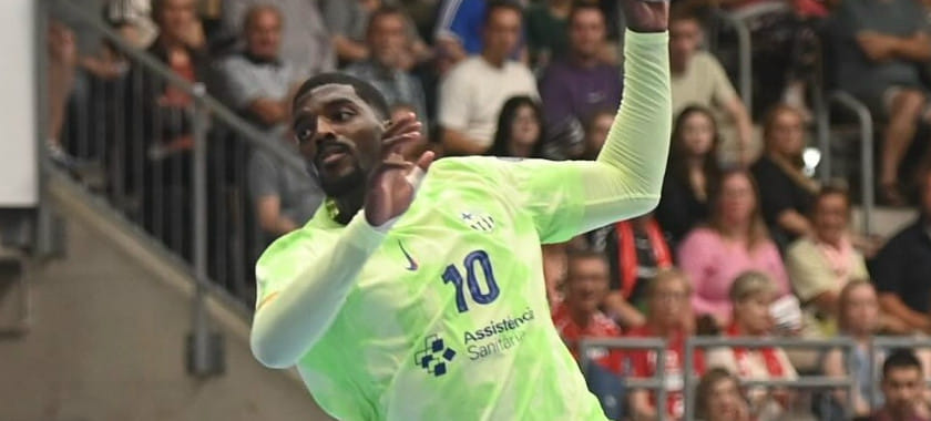 "Другие клубы хотят видеть меня у себя". На Дика Мема помимо "Берлина" претендует "ПСЖ", у игрока беспокойство по поводу будущего "Барселоны"