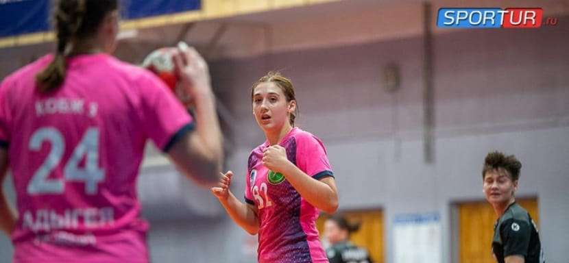 Дебютантка АГУ-"Адыиф" Селма Добарджич: хорватские корни, добрая фамилия и семейный спортивный бизнес