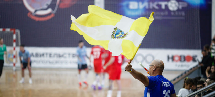 Olimpbet Суперлига. "Украли микрофон у ведущего и нецензурно в него кричали". "Виктор" пожаловался в ФГР на болельщиков "Зенита"