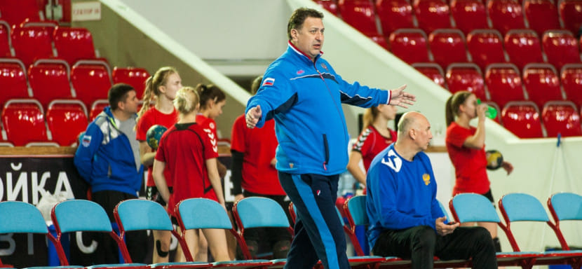 Девичья сборная в Подмосковье. Михаил Измайлов: работа под девизом "Вспомнить все!"