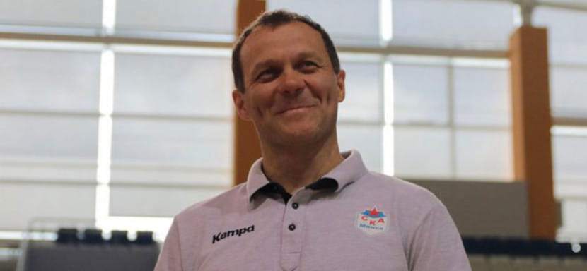 "У меня и по 30 километров бегают". Вадим Сашурин — про себя, баян и самых трудолюбивых гандболистов