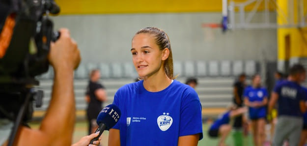 Лига чемпионов. Капитан "Крима" Нина Жабек перенесла операцию на локтевом суставе — она пропустит около десяти месяцев