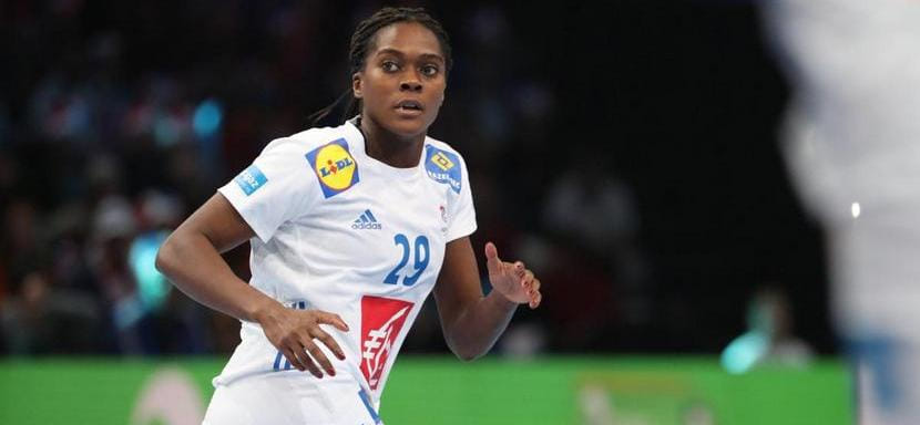 Румыния. Полусредняя "Пари-92", чемпионка мира-2017 Нонсьян Ньомбла со следующего сезона будет играть за "Глорию Бистрицу"