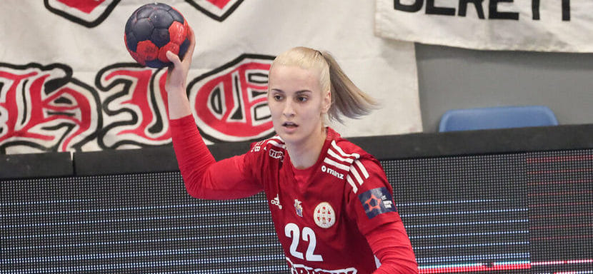 Венгрия. Сербская полусредняя "Дебрецена" Йована Йовович успешно перенесла вынужденную операцию на локтевом суставе