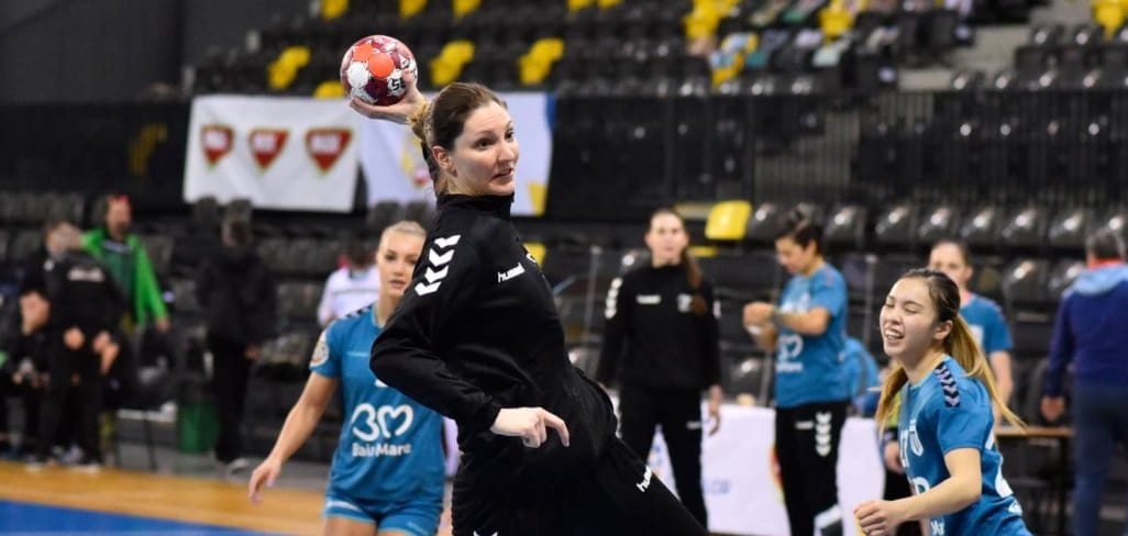 Румыния. Гандболистки "Байя-Маре" с преимуществом в восемь мячей оказались сильнее "Плоешти" в женском чемпионате